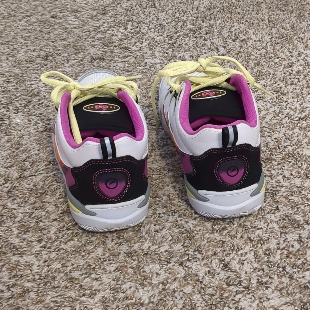 eS 90s style
